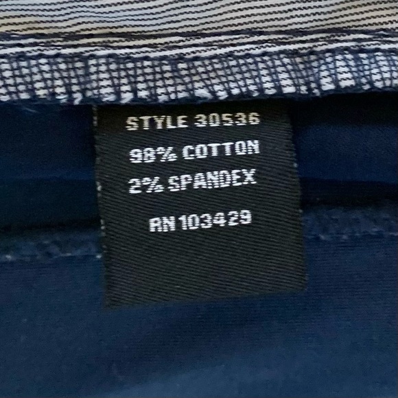 flattering NOT your typical stiff twill shorts - Picture 5 of 5